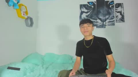 boys4hot_777 online show from March 7, 2025, 3:49 pm