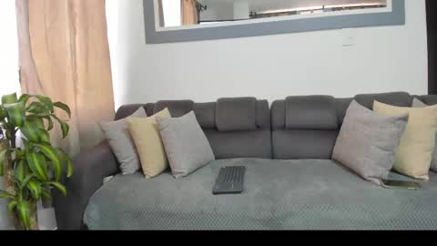 boys_blackandwhite online show from February 28, 2025, 9:01 pm