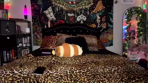 Snapshot of boysdroollx chatting on January 24, 2025, 5:53 am Puddin online show from January 24, 2025, 5:53 am