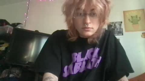 Snapshot of boywithbug chatting on February 26, 2025, 1:41 pm boywithbug online show from February 26, 2025, 1:41 pm