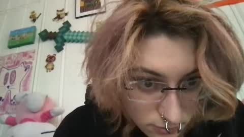 Snapshot of boywithbug chatting on March 4, 2025, 4:20 pm boywithbug online show from March 4, 2025, 4:20 pm