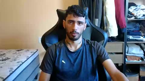 Snapshot of boyzinm2 chatting on February 18, 2026, 10:44 am boyzinm2 online show from February 18, 2026, 10:44 am