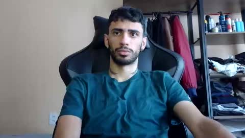 Snapshot of boyzinm2 chatting on April 6, 2026, 2:07 pm boyzinm2 online show from April 6, 2026, 2:07 pm