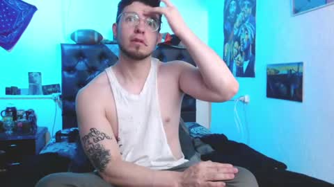 brad hot boy online show from December 17, 2024, 5:15 pm