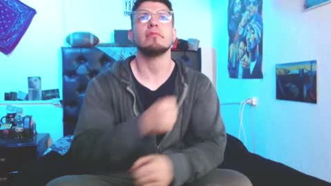 brad hot boy online show from October 14, 2025, 1:17 am