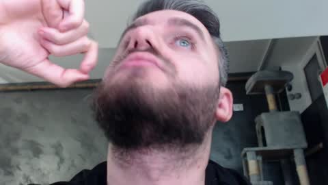 Snapshot of brad_pittfall chatting on February 7, 2025, 12:09 am ask me online show from February 7, 2025, 12:09 am