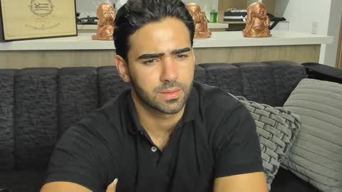 bradleymartin7 online show from February 7, 2025, 5:41 am