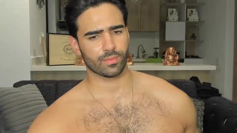 bradleymartin7 online show from February 13, 2025, 4:32 am