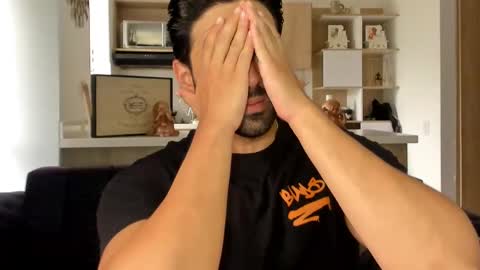 bradleymartin7 online show from February 15, 2025, 4:23 pm