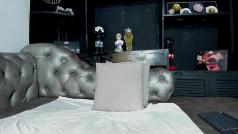 Snapshot of brand_collins chatting on January 15, 2026, 9:40 pm Brand online show from January 15, 2026, 9:40 pm