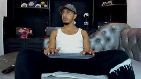 Snapshot of brand_collins chatting on January 16, 2026, 7:51 pm Brand online show from January 16, 2026, 7:51 pm