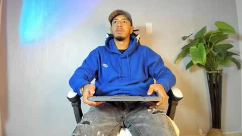 Snapshot of brand_collins chatting on February 4, 2026, 11:27 am Brand online show from February 4, 2026, 11:27 am