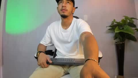 Snapshot of brand_collins chatting on February 5, 2026, 11:26 am Brand online show from February 5, 2026, 11:26 am