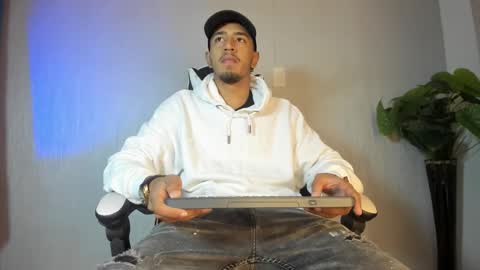 Snapshot of brand_collins chatting on February 19, 2026, 11:17 am Brand online show from February 19, 2026, 11:17 am