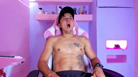 Snapshot of brandoncolee chatting on January 16, 2025, 3:02 pm BrandonCole online show from January 16, 2025, 3:02 pm