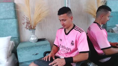 Snapshot of brandoncolee chatting on March 4, 2025, 12:33 pm BrandonCole online show from March 4, 2025, 12:33 pm