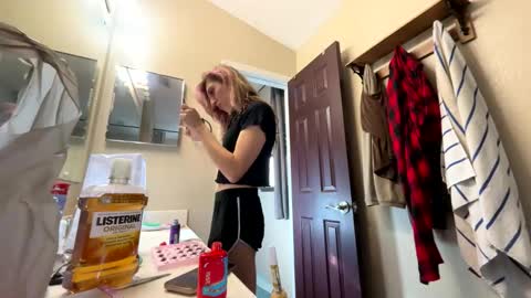 bray19509 online show from December 14, 2025, 2:44 pm