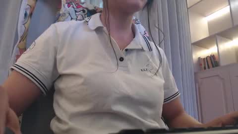 breakfastwithtiffanys online show from October 26, 2025, 7:20 pm