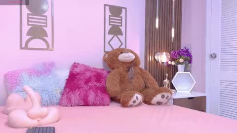 Bree  online show from March 19, 2026, 11:58 am