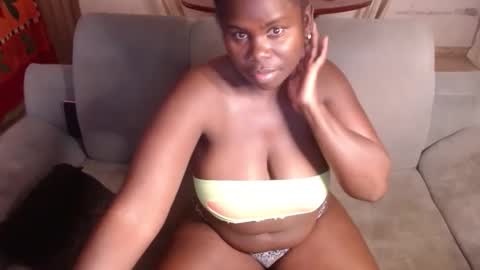 Valentina online show from November 19, 2025, 7:19 am