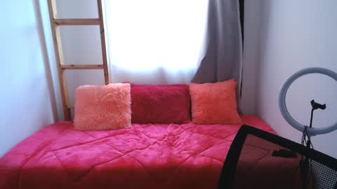 brendasantos_77 online show from October 2, 2025, 2:02 pm