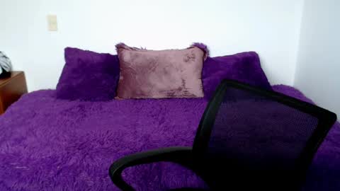 brendasantos_77 online show from November 5, 2025, 5:46 pm