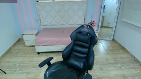 BRENDDA  online show from December 15, 2025, 3:22 am