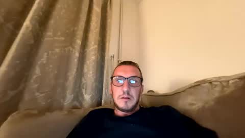 Snapshot of brettbigdee chatting on May 16, 2026, 12:29 am brettbigdee online show from May 16, 2026, 12:29 am