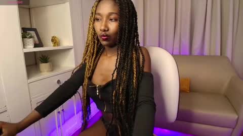 brianna_styles online show from September 10, 2025, 12:49 pm