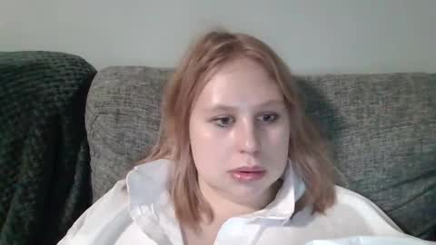 Snapshot of bridget_kiss chatting on February 6, 2026, 3:37 pm bridget_kiss online show from February 6, 2026, 3:37 pm