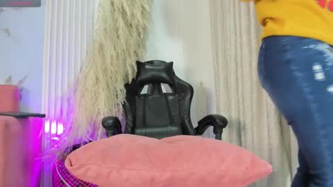    online show from September 21, 2025, 11:45 am