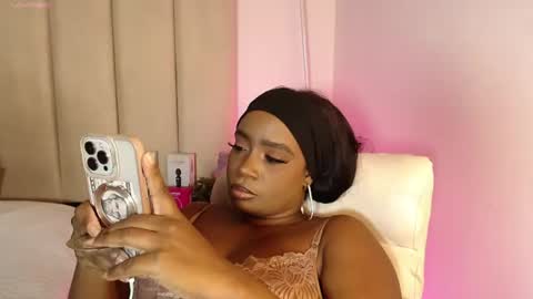 Snapshot of britanymooree chatting on June 30, 2026, 11:17 pm Britany online show from June 30, 2026, 11:17 pm