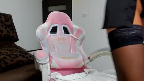 Snapshot of britney_charm chatting on February 7, 2025, 5:52 am britney_charm online show from February 7, 2025, 5:52 am