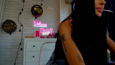 Snapshot of britney_charm chatting on September 19, 2025, 6:15 am britney_charm online show from September 19, 2025, 6:15 am