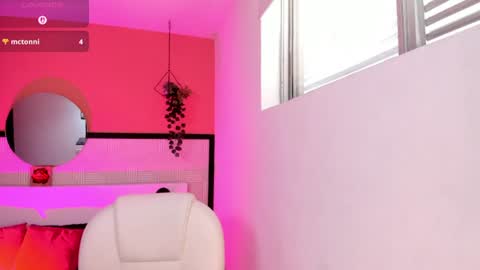britney_collins_ online show from June 22, 2026, 2:14 pm