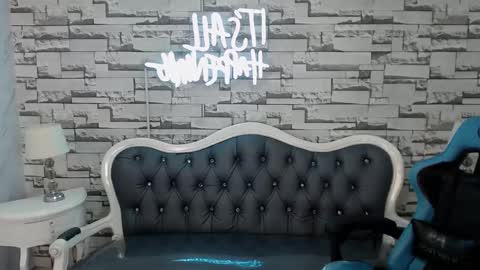 Britney  online show from February 4, 2025, 3:44 am