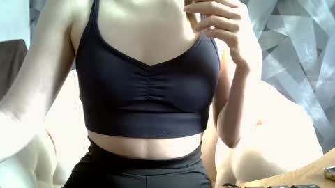 Snapshot of britneykittens chatting on February 28, 2025, 5:37 am BritneyKittens online show from February 28, 2025, 5:37 am