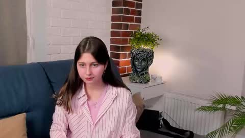 brittpobre online show from December 2, 2025, 7:42 pm