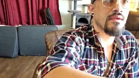 Snapshot of brownboyt chatting on March 25, 2026, 4:35 pm brownboyt online show from March 25, 2026, 4:35 pm