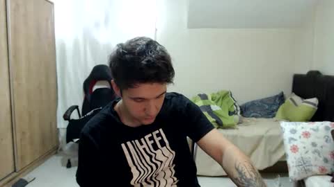 Snapshot of brownhaiir chatting on September 17, 2025, 1:35 pm brownhaiir online show from September 17, 2025, 1:35 pm