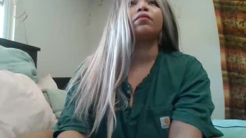 EtherealLilac online show from December 6, 2024, 5:22 pm