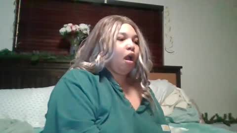 EtherealLilac online show from December 25, 2024, 12:27 am