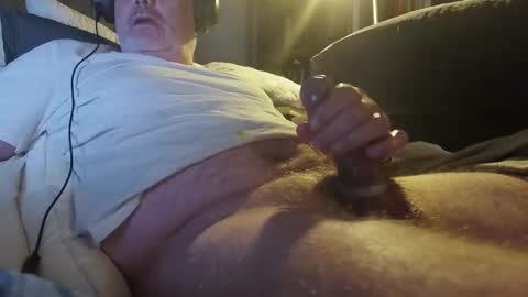 Snapshot of brt157 chatting on September 18, 2025, 2:13 am robert online show from September 18, 2025, 2:13 am