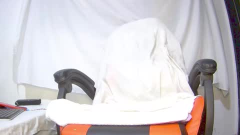 Bruce online show from December 4, 2025, 2:10 am