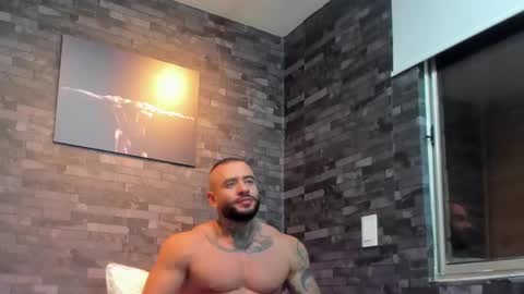 Snapshot of brucedallas chatting on December 14, 2025, 1:00 am brucedallas online show from December 14, 2025, 1:00 am