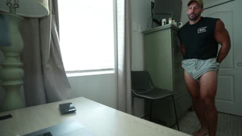 Snapshot of brucestryker chatting on October 18, 2025, 3:35 pm onlyfans BRUCESTRYKER online show from October 18, 2025, 3:35 pm