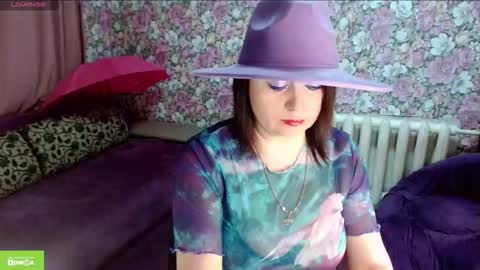 Julia online show from May 13, 2026, 9:44 pm