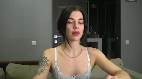 Snapshot of brunette_from_the_moon chatting on February 16, 2025, 6:43 pm Alice online show from February 16, 2025, 6:43 pm
