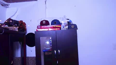 bruno_booss online show from December 18, 2025, 2:39 am