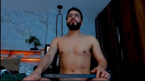 Andres Suarez online show from March 9, 2025, 5:06 pm